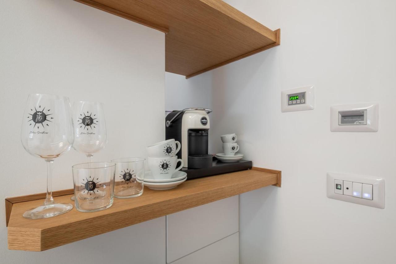 Helios Guest House Каляри Екстериор снимка
