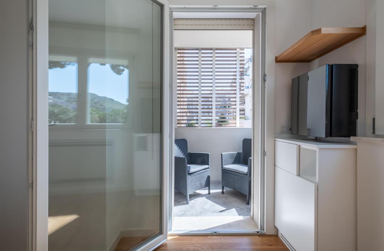 Helios Guest House Каляри Екстериор снимка
