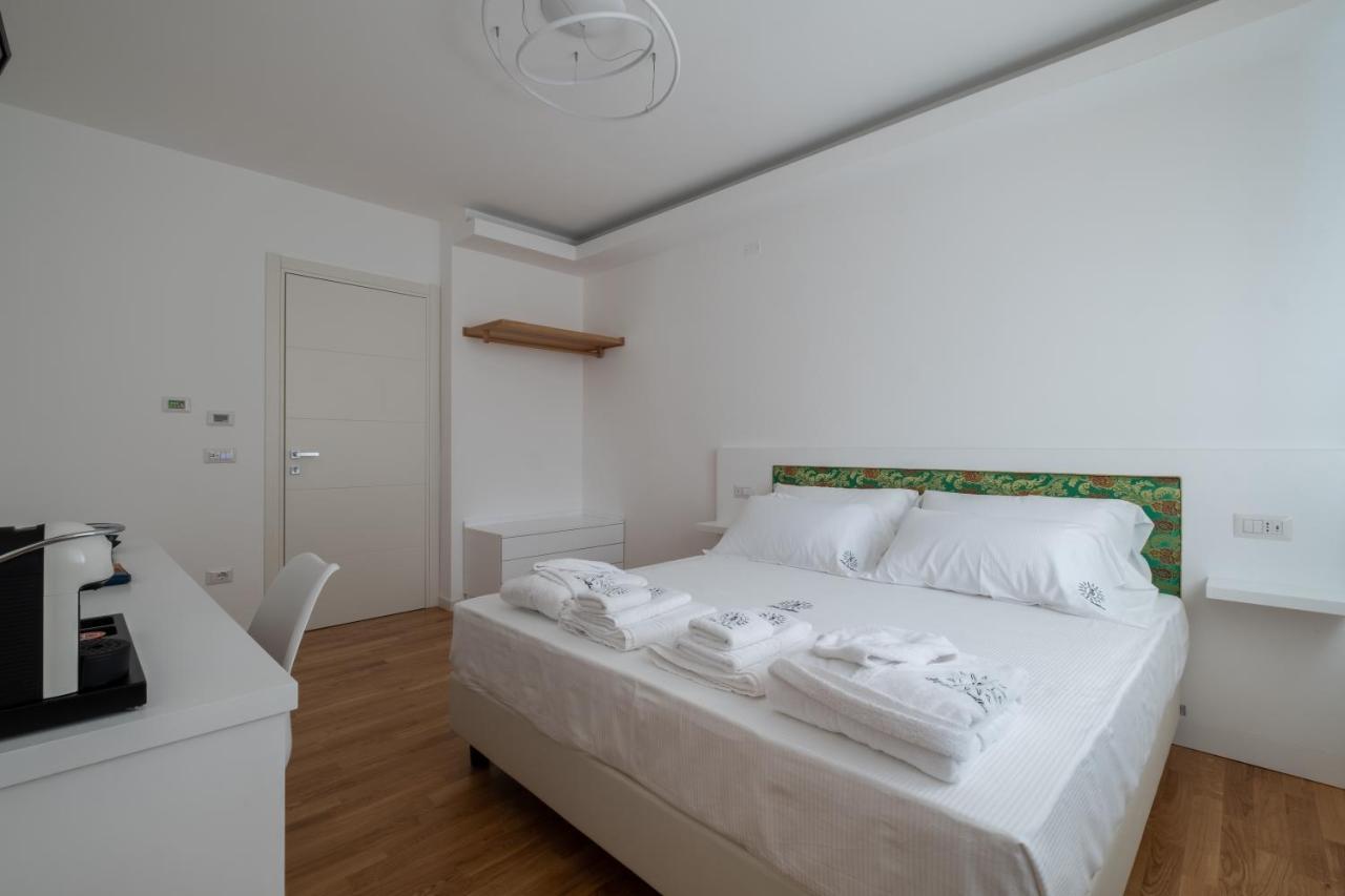 Helios Guest House Каляри Екстериор снимка