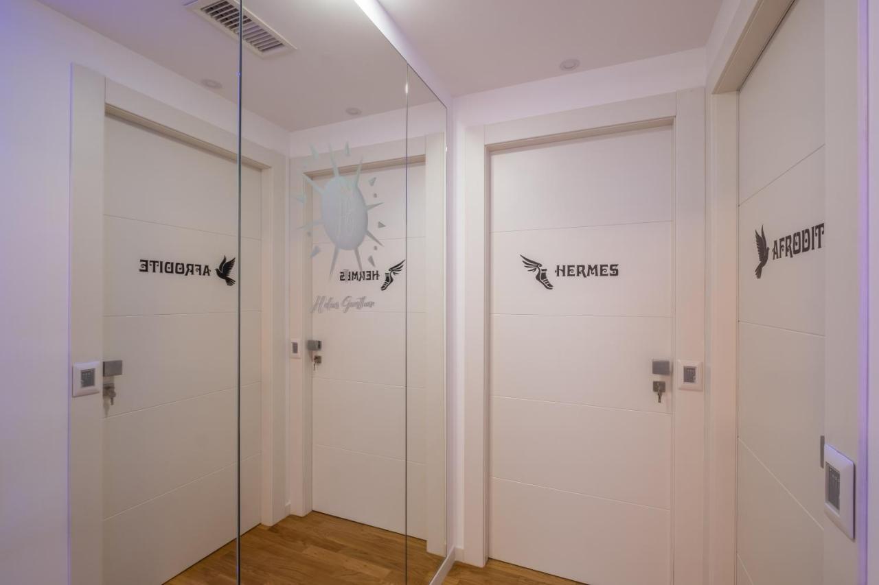 Helios Guest House Каляри Екстериор снимка