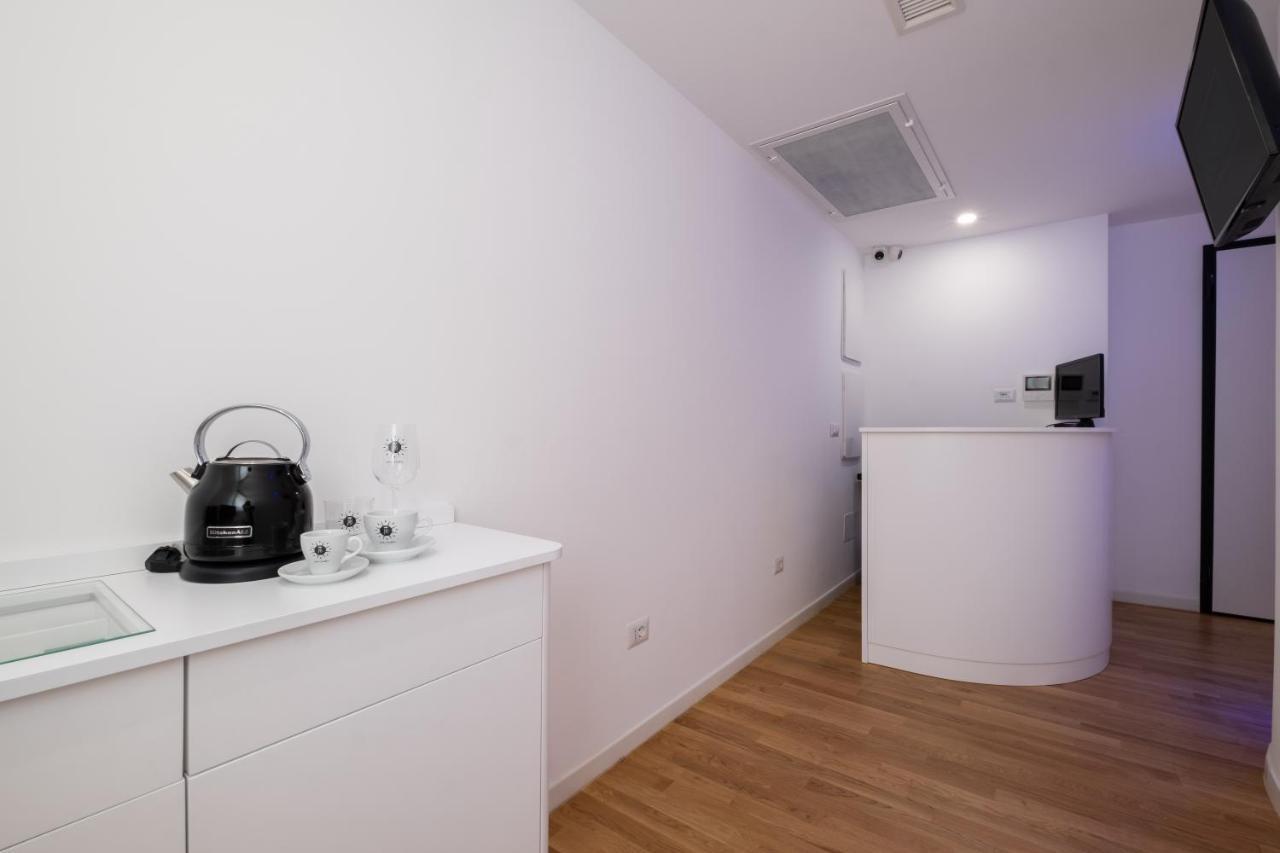 Helios Guest House Каляри Екстериор снимка